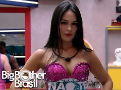 BBB23: Larissa Santos mostrou a buceta sem calcinha e pagou peitinho