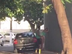 Flagra de sexo no carnaval 2023 com casal fodendo nas ruas de Salvador