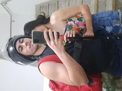 Novinha pediu pizza e acabou recebendo linguiça do entregador