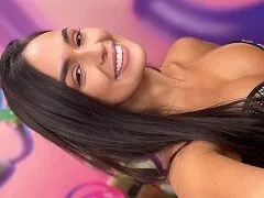 BBB23 Larissa Santos nua de biquini muito gostosa fazendo dança do Tik Tok