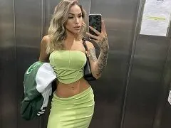 Mariana Brescovit a polonesa pelada se exibindo de forma bem sexy