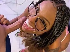 Késia fazendo boquete gostoso no amigo dotado em vídeo amador