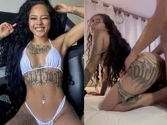 Valentina Naomi mamando e dando a bucetinha de quatro em vídeo caseiro