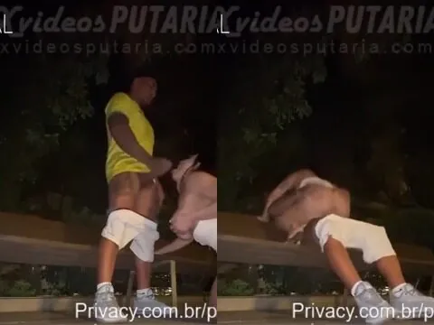 Nas ruas da europa essa vagabunda transou em uma praça
