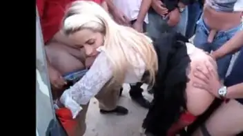 Novinha brasileira de Alto feliz fodendo com vários caras