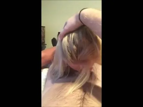 Loira Sensacional Movimentando O Corpo Com Prazer na piroca