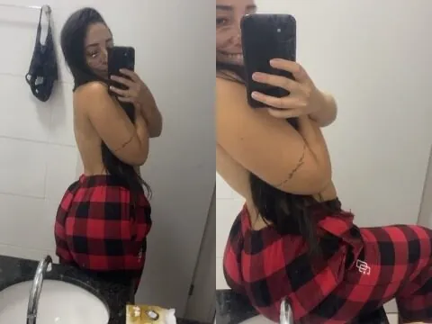 Mulher muito gostosa do Paraná sensualizando no banheiro