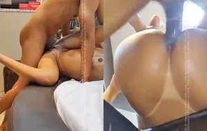 Casada safada de quatro arreganhada e gemendo alto enquanto o amante fode ela com força