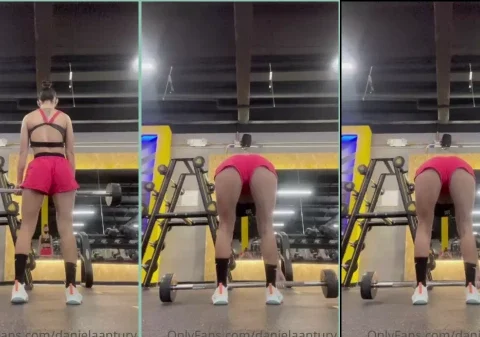Colombiana gostosinha filmando o seu treino com um shortinho curto
