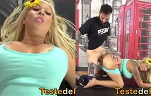 Loira peituda gemendo alto enquanto cavalga o pau do personal em clima de carnaval