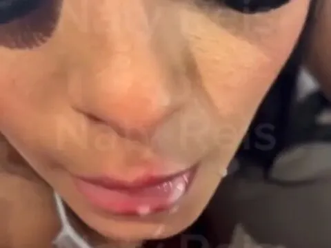 Morena rabuda cavalgando gostoso no pau duro até gozar na boca
