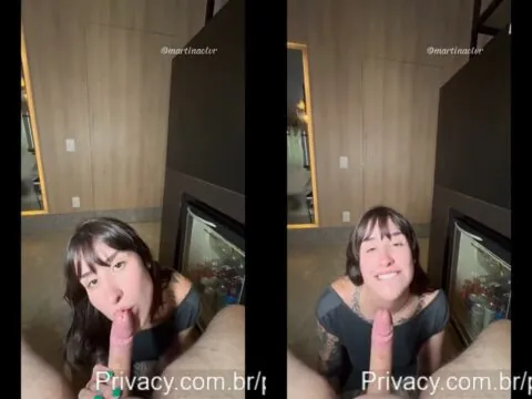 Morena safada chupando gostoso o pau duro até engolir toda porra