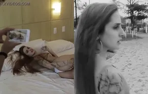 Paulista fogosa se exibindo pelada e cavalgando forte no primeiro vídeo sensual