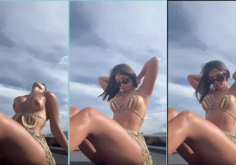Colombiana muito linda e safada tirando o biquíni pra mostrar os peitos