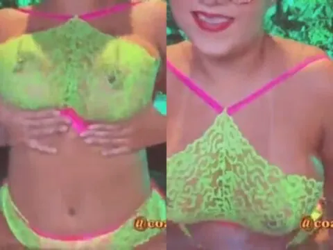Morena gostosa rebolando forte no funk com o rabo empinado