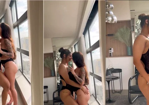 Novinha safada beijando a amiga na boca e se masturbando