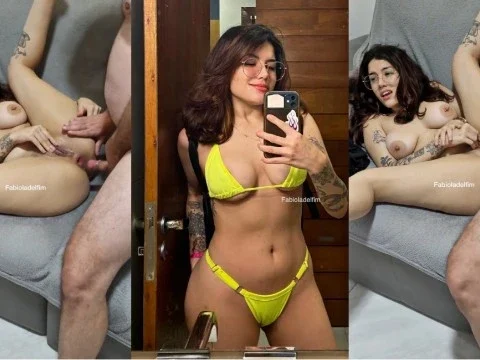 Tik toker gostosa sendo comida no sexo anal em cima do sofá