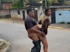 Fodendo loirinha do job as 5 da manhã na rua em SP