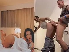 Ver vídeo pornô grátis, Gabriela Saraiva, universitaria rabuda de BH fode pelas escadas do prédio