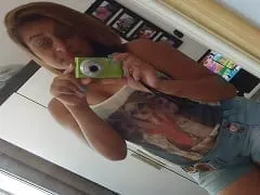 Contribuição Amadora Nacional – Jovem Janaína de Nova Iguaçu Teve Fotos Nuas Vazadas Após Mandar Nudes Para Seu Ex