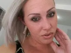 ContribuiçãO Amadora Nacional   Loira Casada Muito Cavala Exibe Seus Peitos Enormes E Seu Rabo Gostoso Em Fotos Caseiras   SP