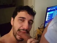 Marcos de Goiânia – GO Grava um Vídeo Pornô Gay Mamando a Rola do Amigo e Tomando Surra de Pica na Cara