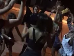 Gostosas Devassas Perdem a Linha no Meio da Rua e Cantam Música de Putaria “Chupar Piroca é Uma Coisa Linda” – Xvídeos