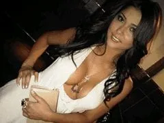 Arianny Celeste Ex Ring Girl do UFC e Modelo Fez Topless Com Amiga em Uma Praia do México e Fotos Caíram na Net Após Ser Alvo de Paparazzi