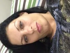 Elisa Moreninha Dos Olhos Claros Fez Cara de Safada e Ficou Masturbando Sua Xereca Gostosa Com Consolo e Enfiou o Dedo no Cuzinho Apertado