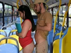 Sexo no onibus, motorista realiza fetiche de foder novinha safada estudante no busão